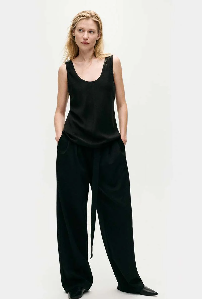 Scoop Neck Tank - Black