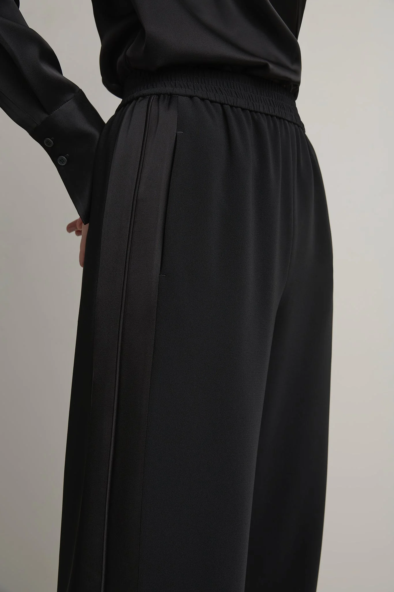 The Angus Pant - Black - Image 5