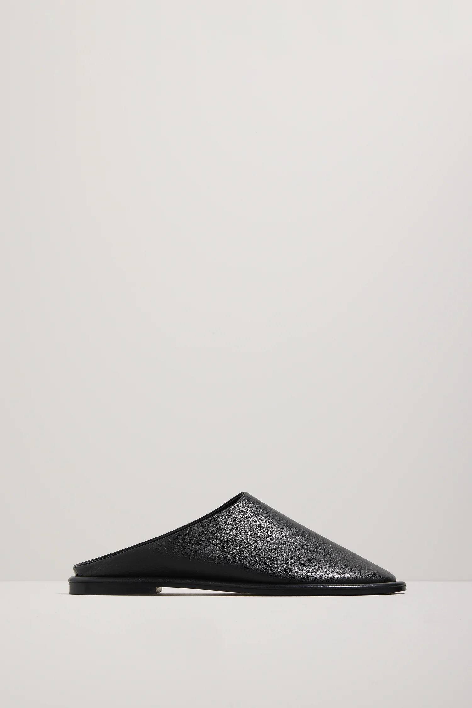 The Spencer Flat - Black - Image 5